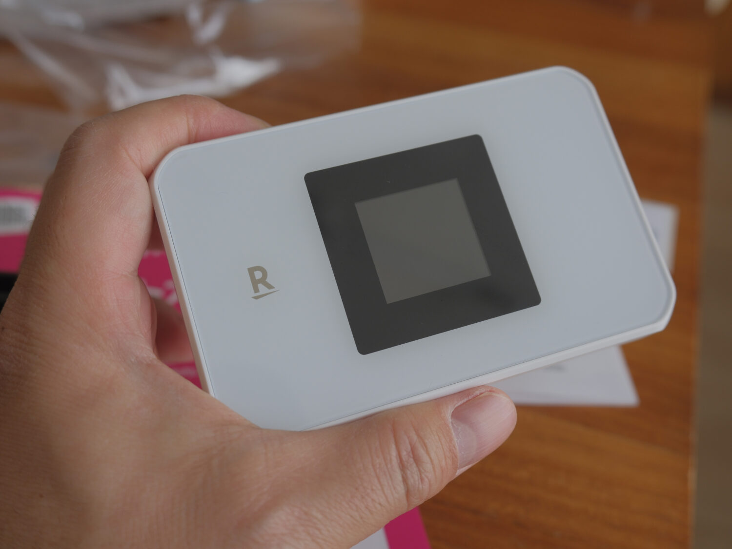 Rakuten WiFi Pocket 5G vs Platinum 徹底比較！今から買うならどっち